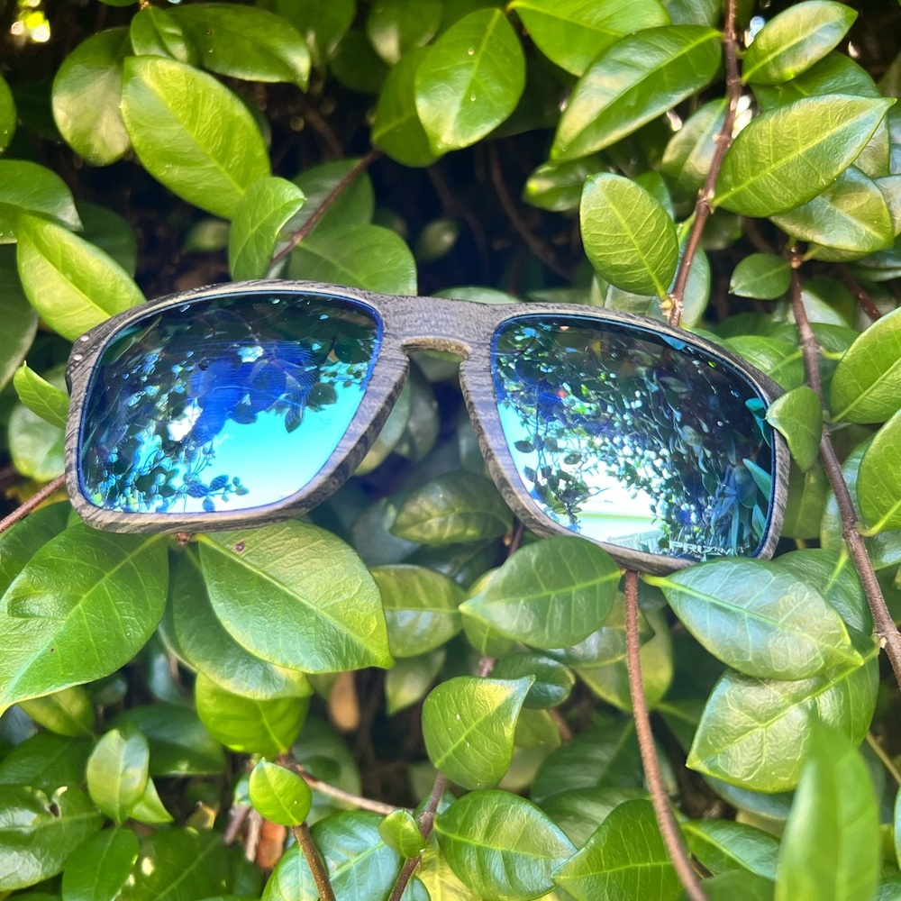 Oakley men’s Holbrook XL wood grain collection - Picture 2 of 9
